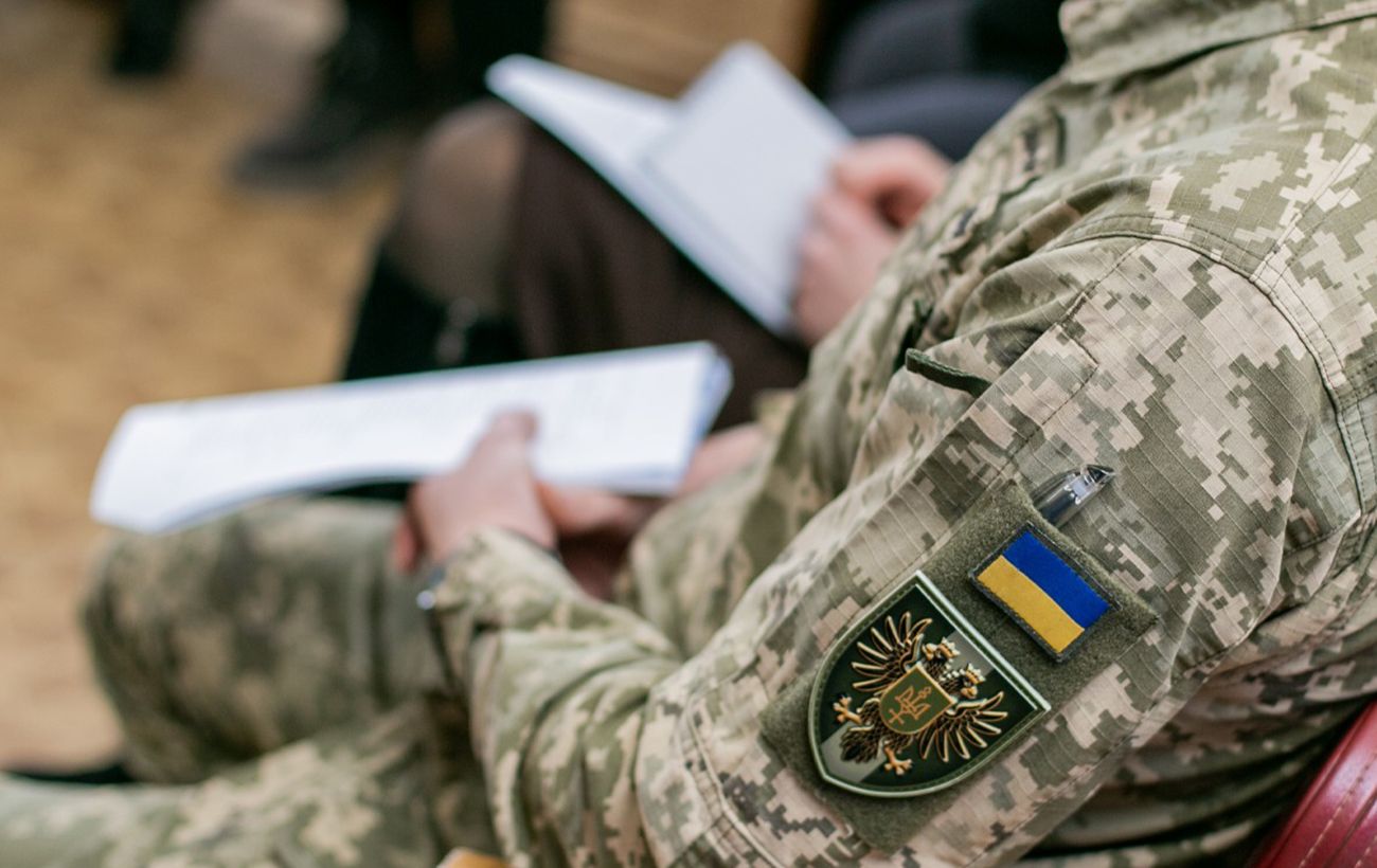 Якими можуть бути підстави для звільнення з військової служби: пояснення юриста