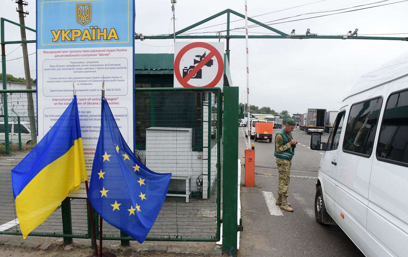 На популярному КПП “Шегині” тимчасово обмежують рух: скільки це триватиме