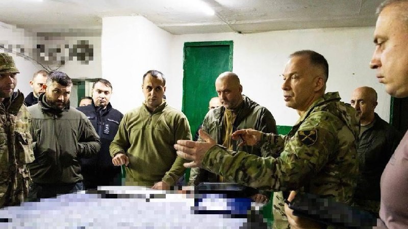 Окружения и блокирования Покровска и Мирнограда нет, привлечены спецназовцы – Сырский
