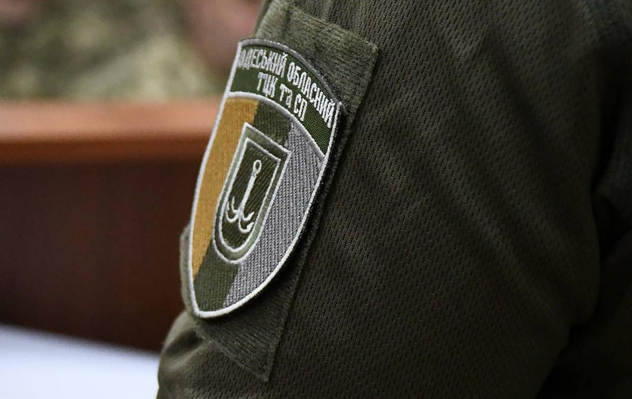 Постріл у повітря та конфлікт між своїми: в Одеському ТЦК прокоментували скандальне відео