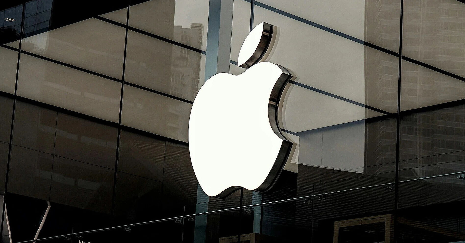 Apple стала другою компанією в історії з капіталізацією $5 трлн